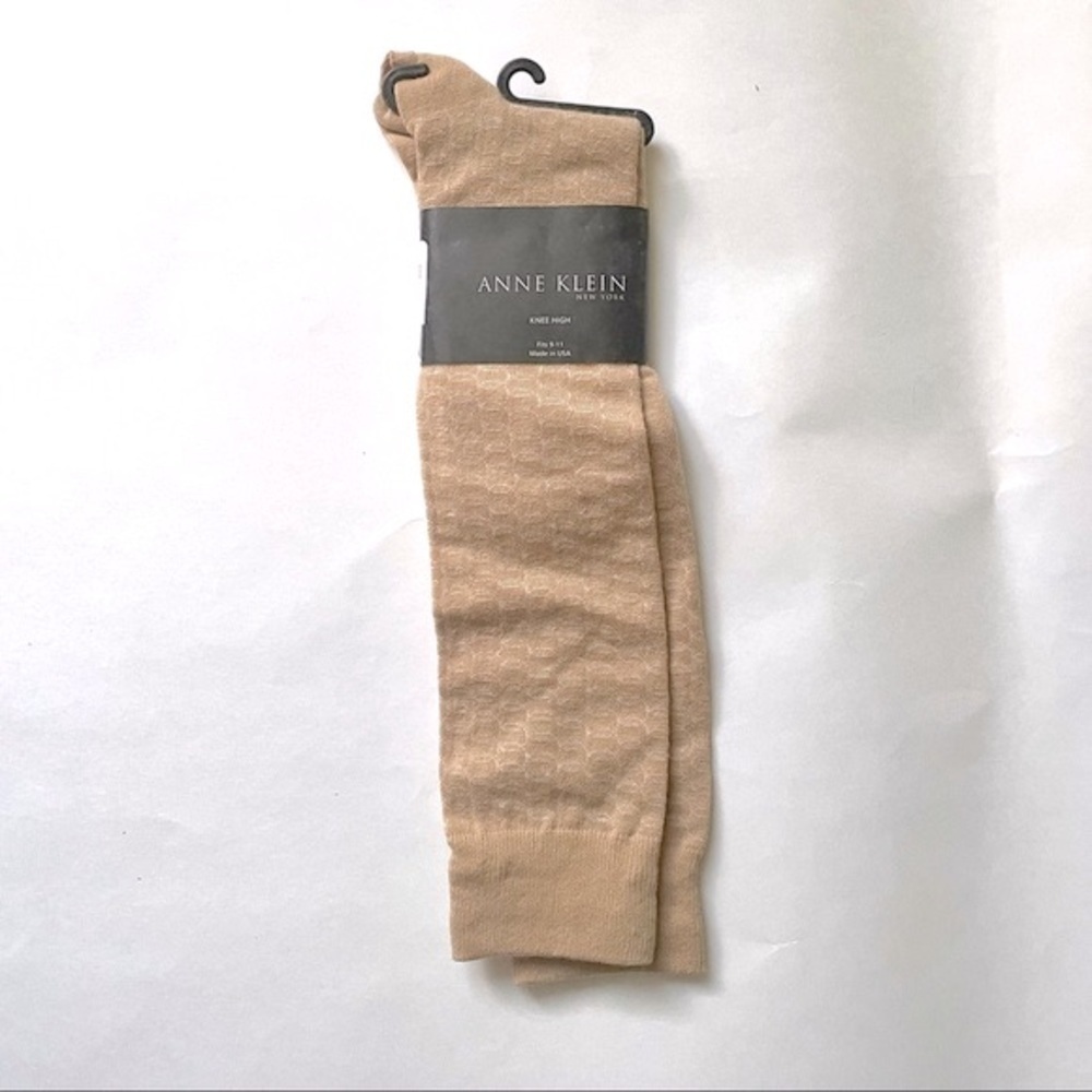 🎯3/$10 NWT Anne Klein Tan Knee High Trouser Socks Tan